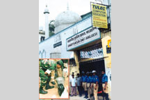 Army seen recovering bomb from Ahmadiyya Central Mosque in capital Dhaka