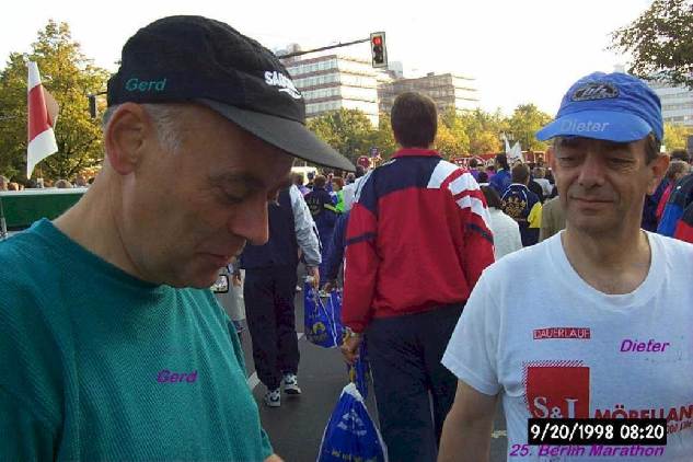 Gerd und Dieter vor dem Start am Ernst Reuter Platz !