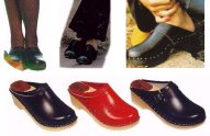 Black clogs from TheClogPage