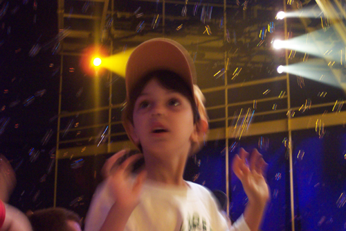 ian playing with the bubble at the playhouse disney show, mgm